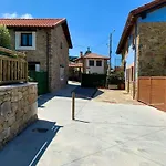 Casa de Férias Charming House In With Shared Pool *