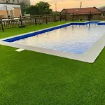 Casa de Férias Charming House In With Shared Pool