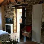 Charming House In With Shared Pool *