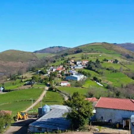 度假居 Charming House In With Shared Pool *