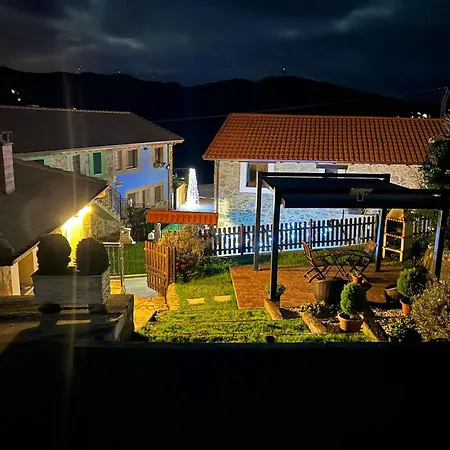 度假居 Charming House In With Shared Pool