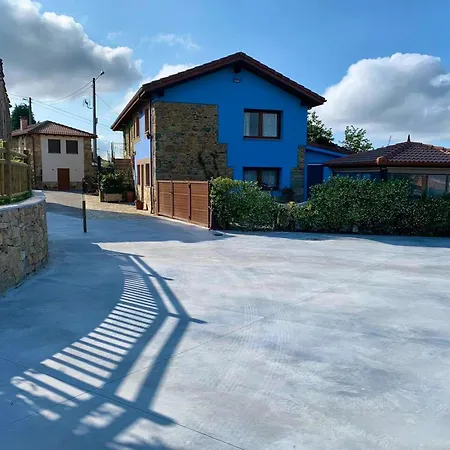 Charming House In With Shared Pool