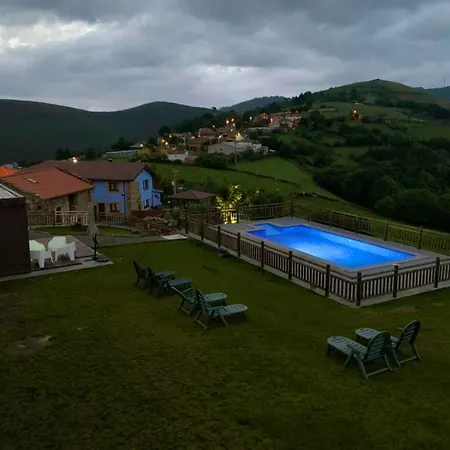 度假居 Charming House In With Shared Pool