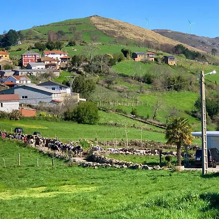 Charming House In With Shared Pool 度假居