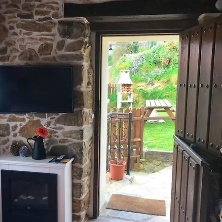 Charming House In With Shared Pool 度假居 *